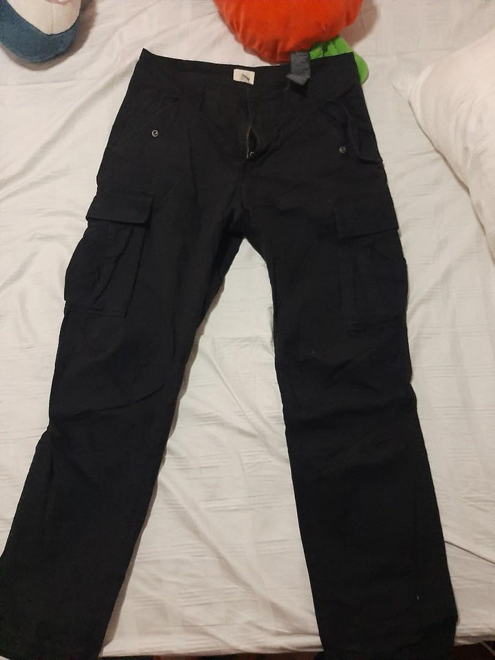 Japanese Fit Men's Solid Cargo Pant - Black